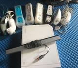 Se Vende Wii cuatro controles accesorio