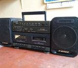 VENDO RADIO GRABADORA SHARP XBASS