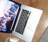 GANGA LUJOSA MACBOOCK PRO CORE i7 15 plg