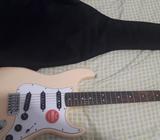 Vendo Guitarra Fender Seminueva