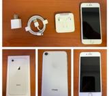 Vendo iPhone 8 blanco, 64Gb, para Claro